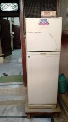 Dawlance Refrigerator in good condition contact # 03142109228