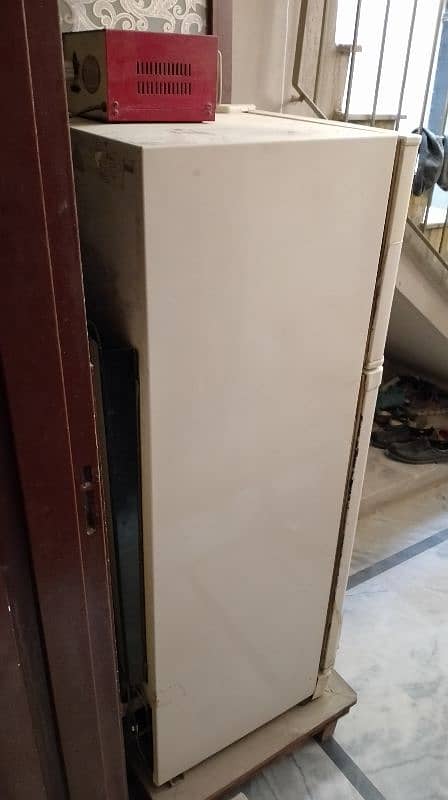 Dawlance Refrigerator in good condition contact # 03142109228 1