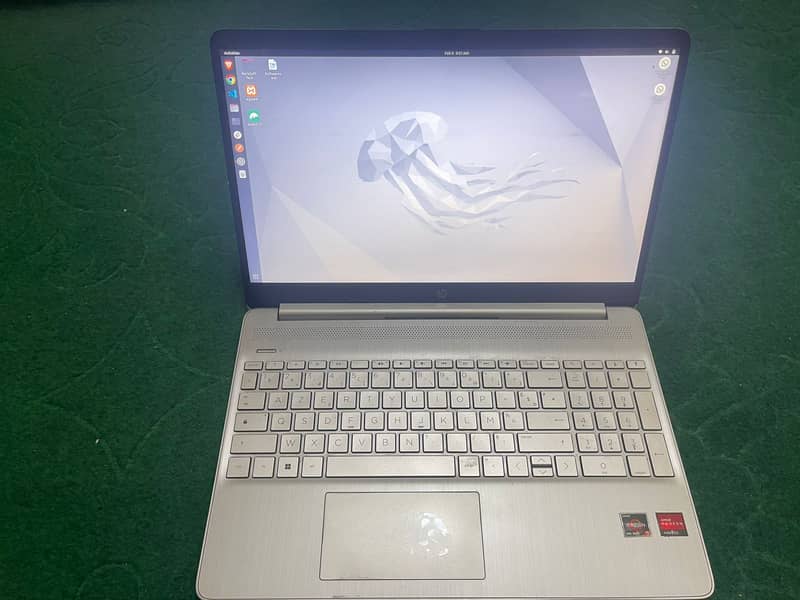 HP Laptop AMD Ryzen 5 4500U in Good Condition 1