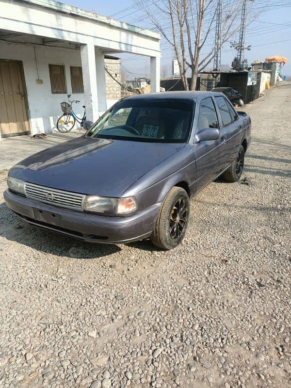 Nissan Sunny 1993 4