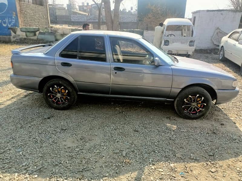 Nissan Sunny 1993 5