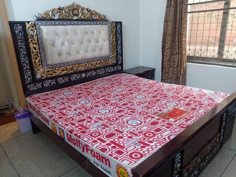 Beautiful Wooden Double King Bed, Mattress, Side Tables and Dressing 0