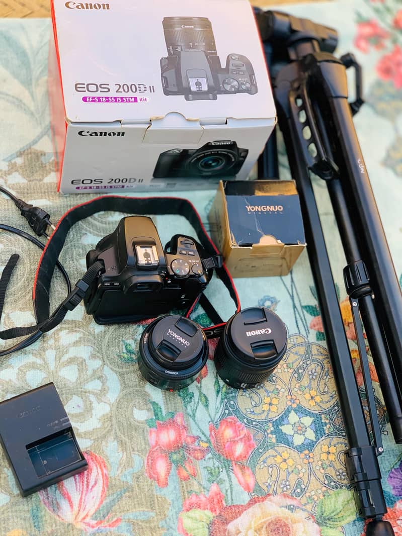 Canon 200D Mark ii with extra Lense and Tripod 0