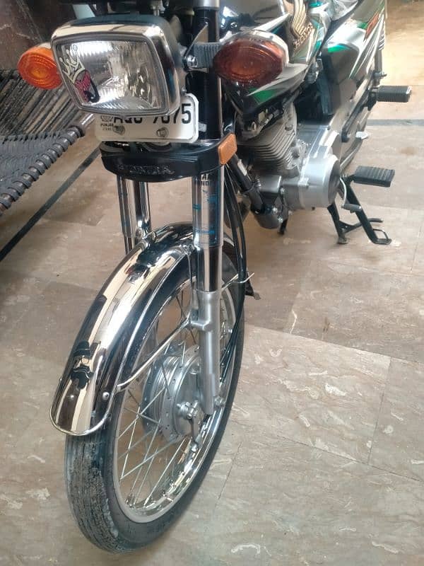 full new bike for sale all geniun bike for sale no message only call 6