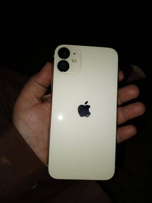 iphone 11 white color 4