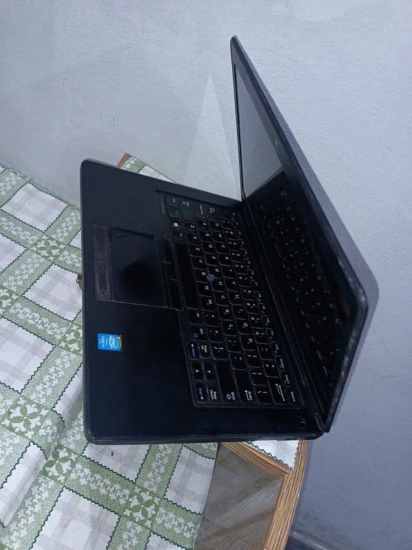 DELL Latitude E5450 0