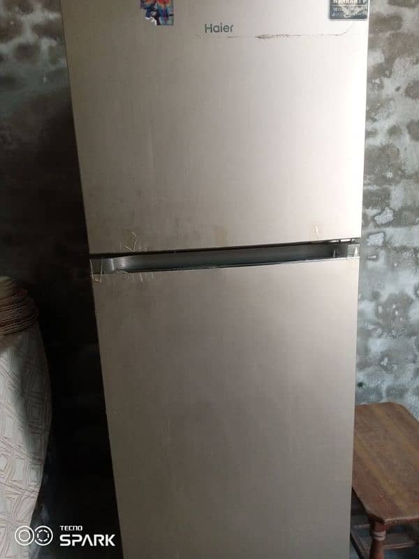 Haier Refrigerator 18 cub ft full size 0