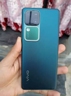 Vivo V30 with all the ASSESORIES