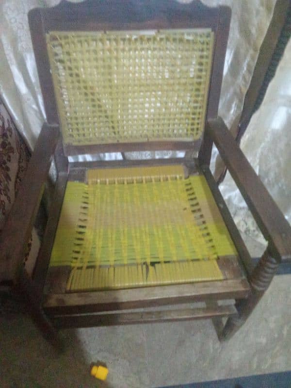 3 wood chairs bilkul one mnth phalay h new baan banwai hai 2