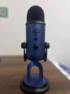 Blue Yeti USB Microphone – Like New (Imported from USA)