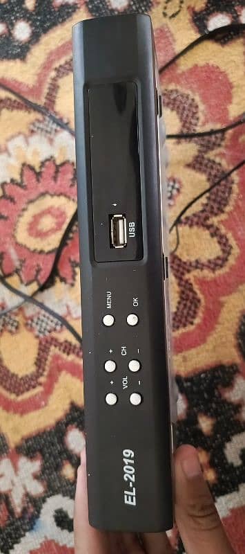 Dish and anteena with device and 2 remotes 5