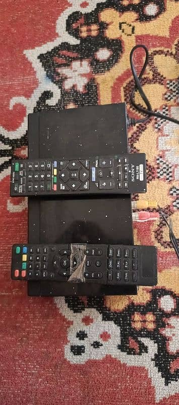 Dish and anteena with device and 2 remotes 7