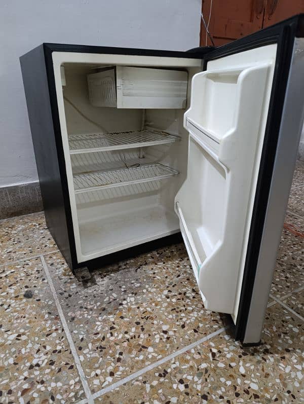 Bed room refrigerator Heire 2