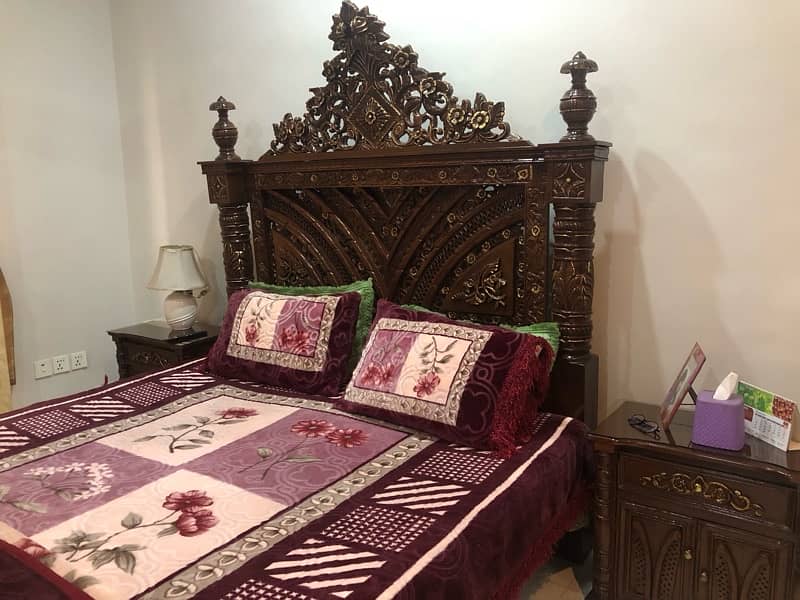 wooden king bed room set in excellent condition just like new 3