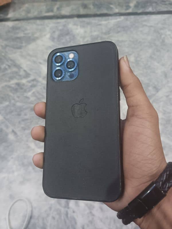 Exchange Iphone 12 pro , 256 GB back crack face id off 0