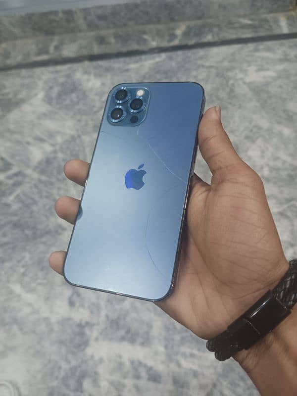 Exchange Iphone 12 pro , 256 GB back crack face id off 1