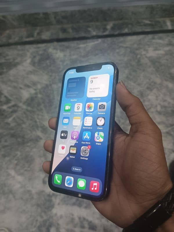 Exchange Iphone 12 pro , 256 GB back crack face id off 2