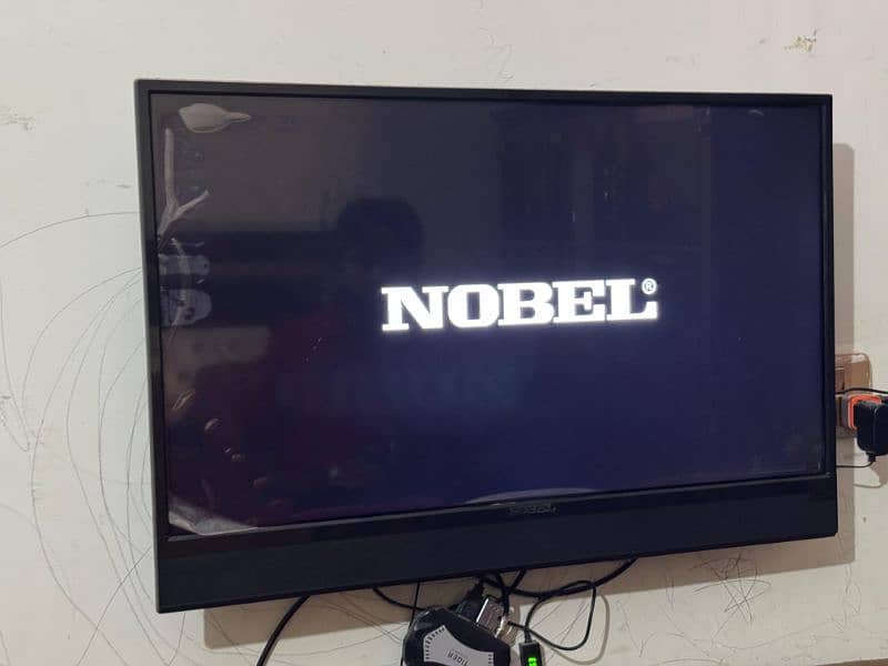 Nobel LED with Tiger T10 Razor V3 TV Box 4