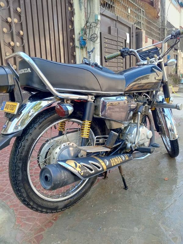 Honda 125 for sale self start model 2022 black color 1