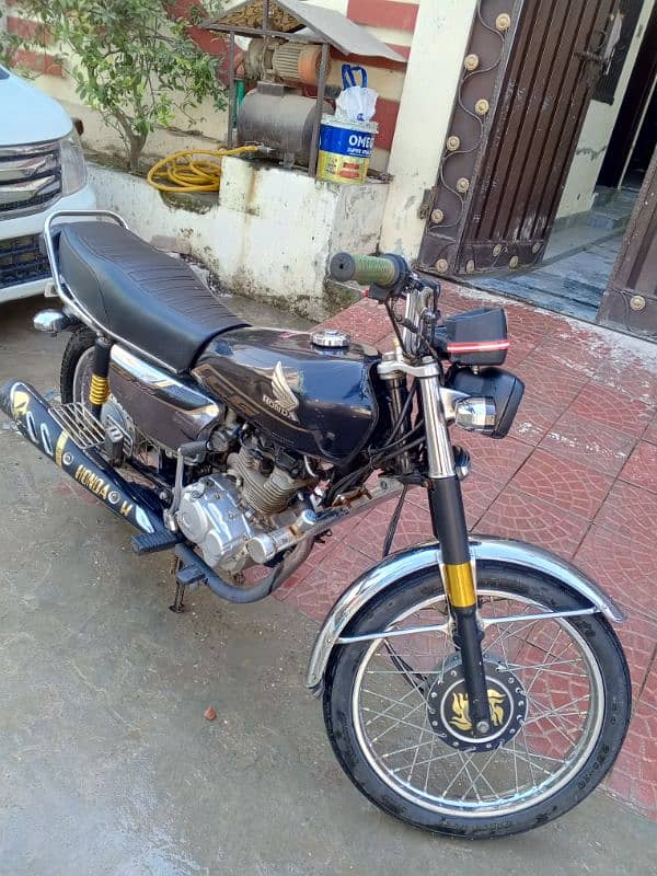 Honda 125 for sale self start model 2022 black color 2