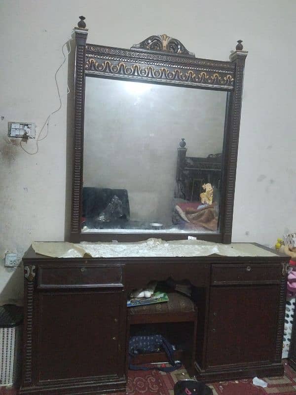 dressing table 0