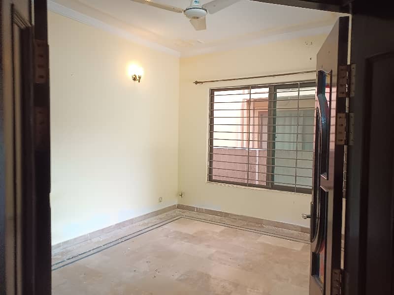 one Canal 3 bedroom ground portion for rent demand 150000 Prime location 6