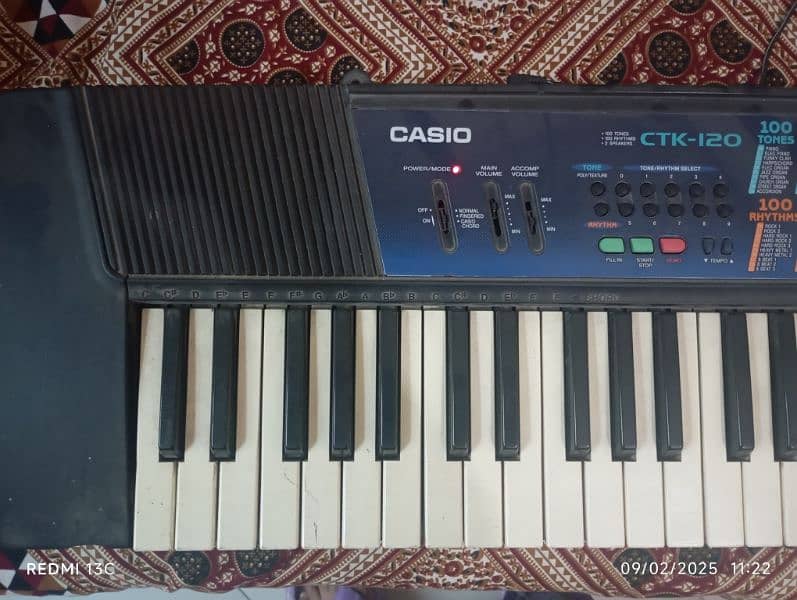 Electric piano in very good condition ph#  03206076037 3