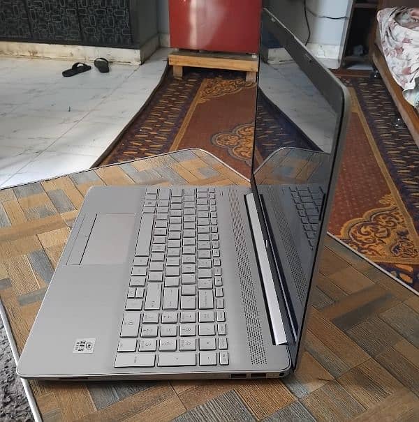 HP Laptop CORE i5 10the generation 4