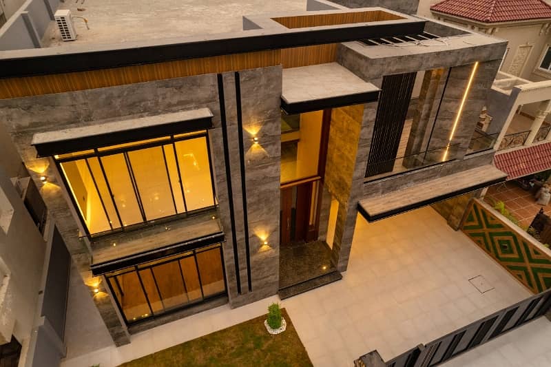 Bahria Town Lahore one kanal brand new house for sale 9