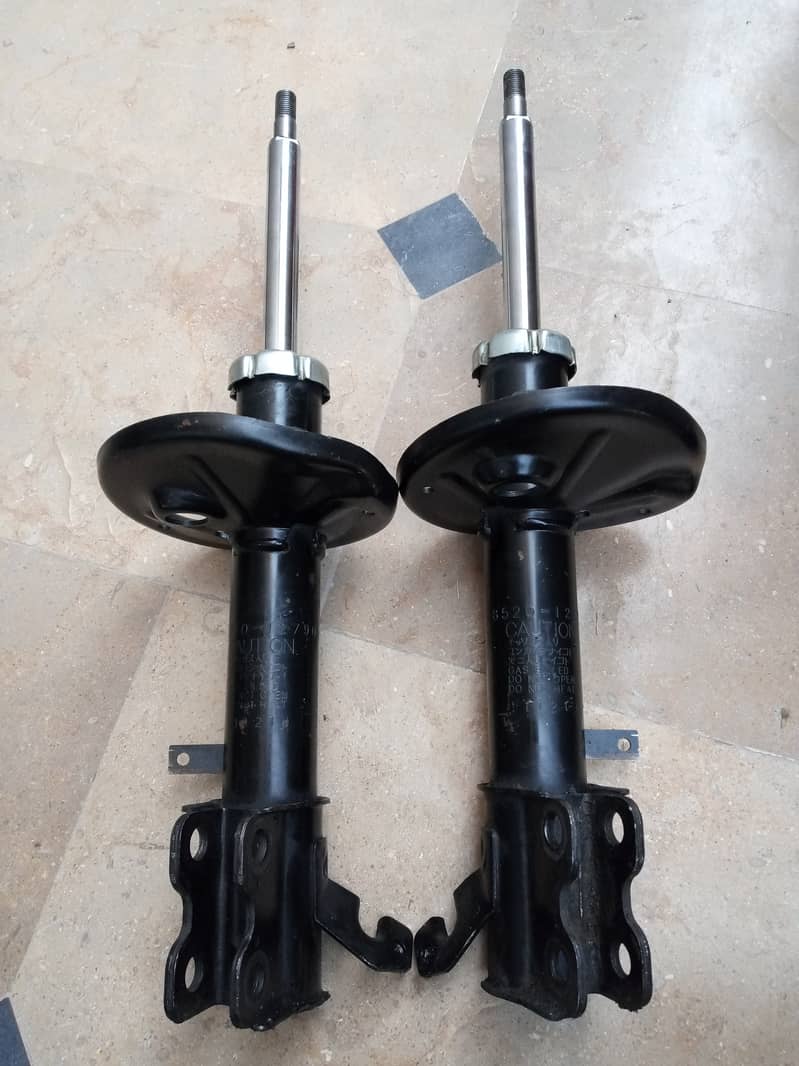 Japani Front shocks for corolla 1996 - 2000 3