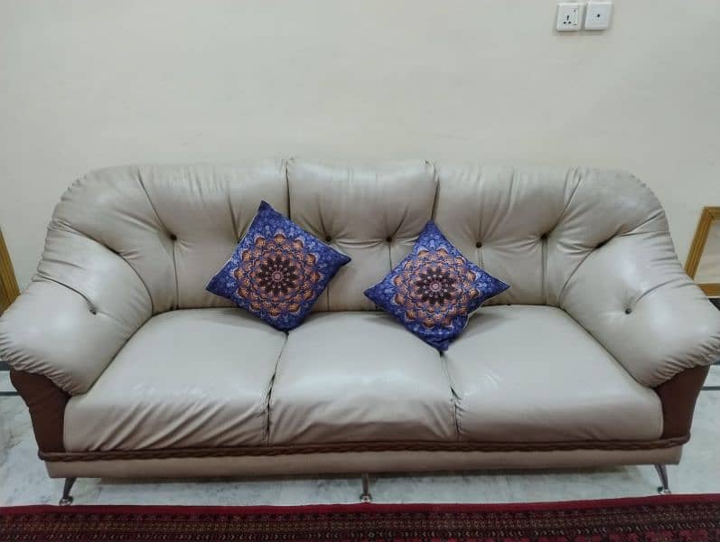 Sofa Set available. 0