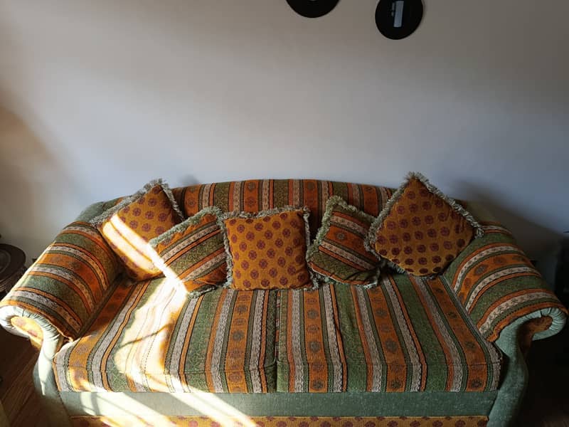 Sofa set with curtain 6