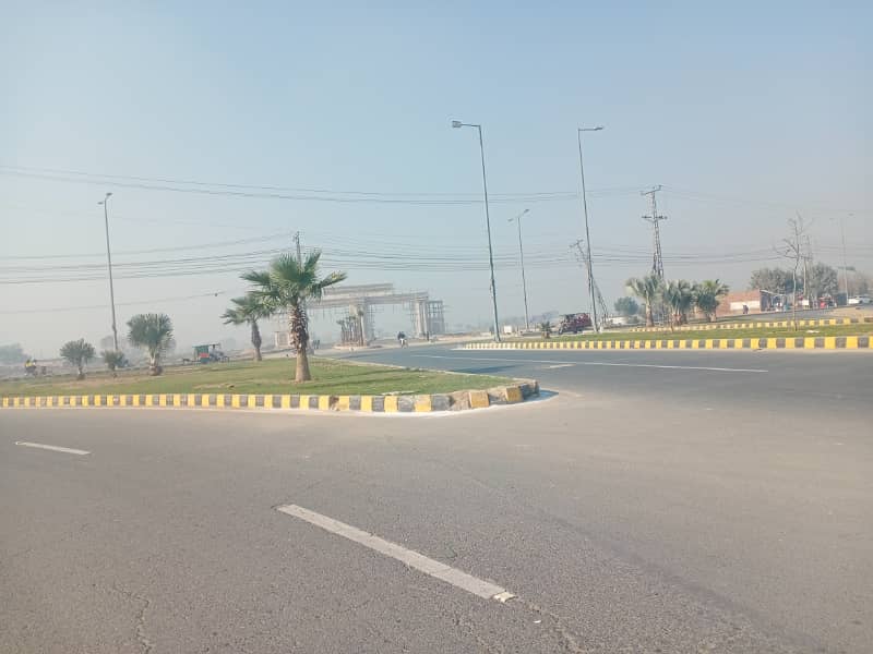 5 Marla corner commercial Plot for sale kahna nau near ferozpur road and new defence road Lahore 4