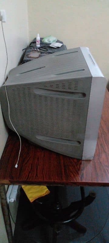 SONY WEGA 21" TV in Excellent Condition is Available 1