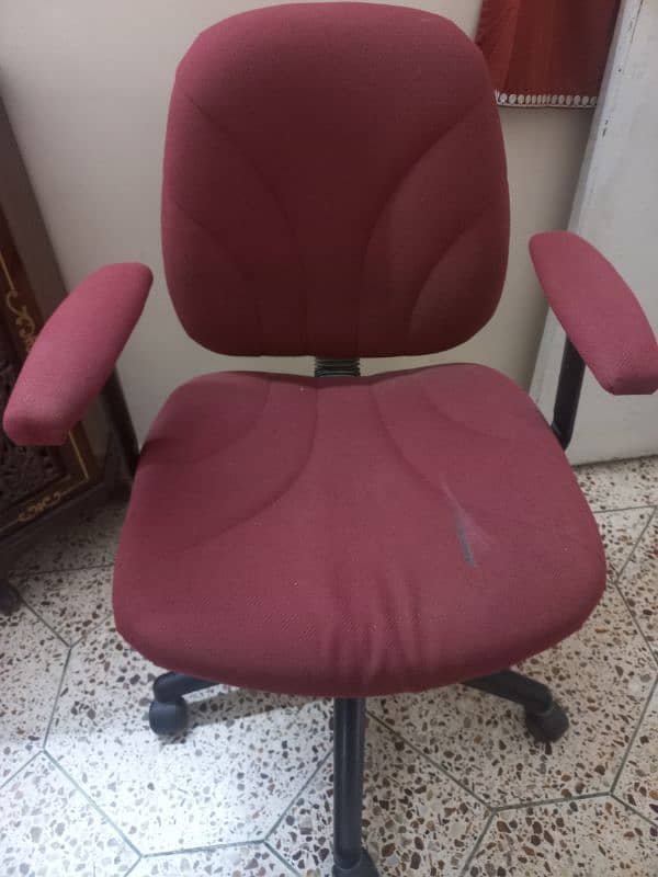 like new, office or study chair available for sale wheels are working 2