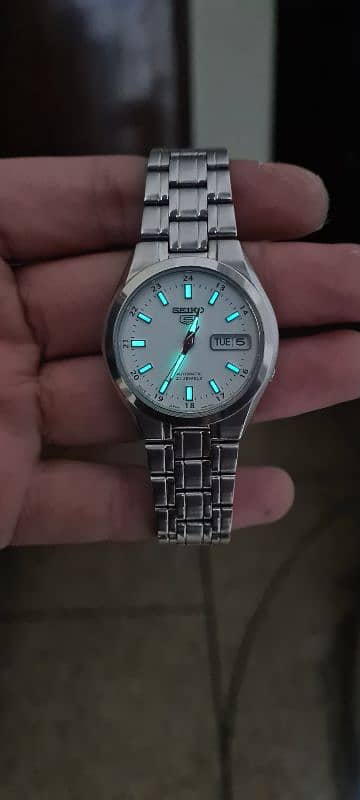 Seiko 5 Automatic gents wrist watch 21  jewels Glass back 5