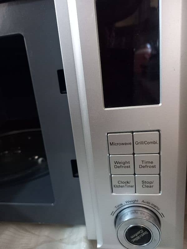 Title: Homage HDG-2310S Microwave Oven for Sale – Excellent Condition! 3