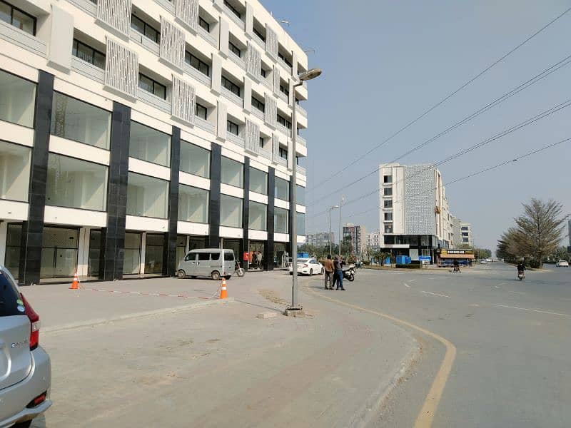 877 Sq Ft Ground Floor Brand  Shop For Rent SQ 99 Mall Bahria Lahore 6