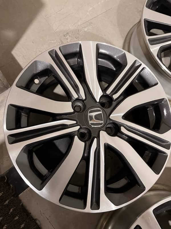 honda city new shape Original Rims 10 by 10 conditiom 2