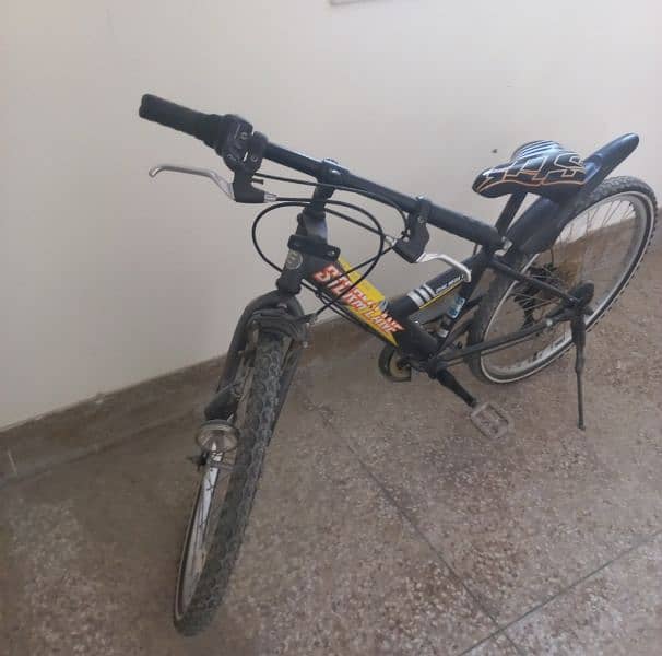 Good condition latest bicycle available with gears 0