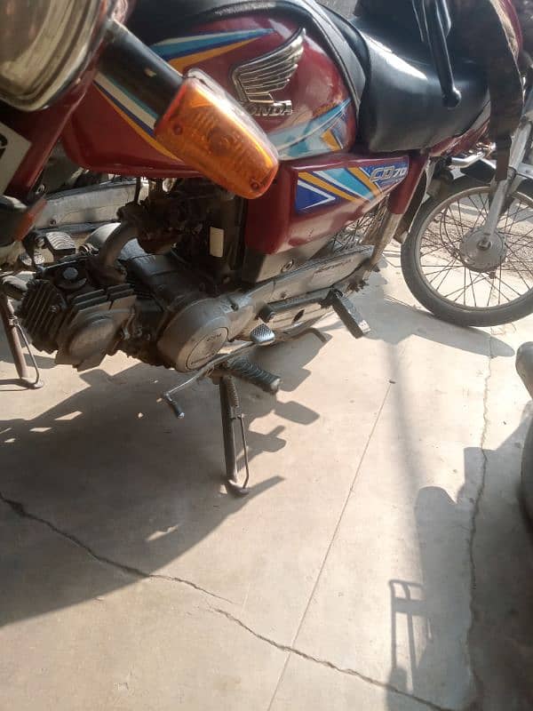 Honda cd 70 good condition 10 by 10 conduction 0