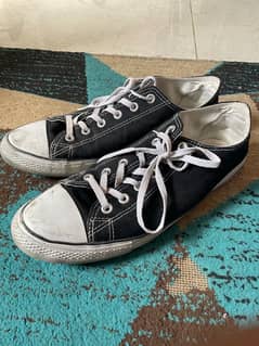 Converse B&W low cut