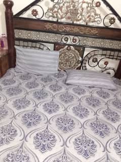 it's king size bed for sale with matres