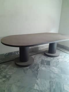 i am selling dining table its colour is brown