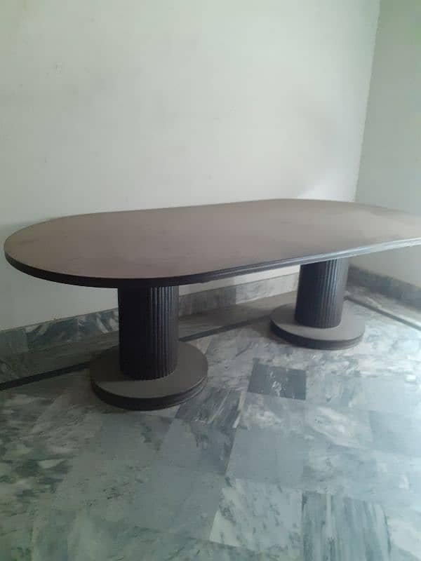 i am selling dining table its colour is brown 0