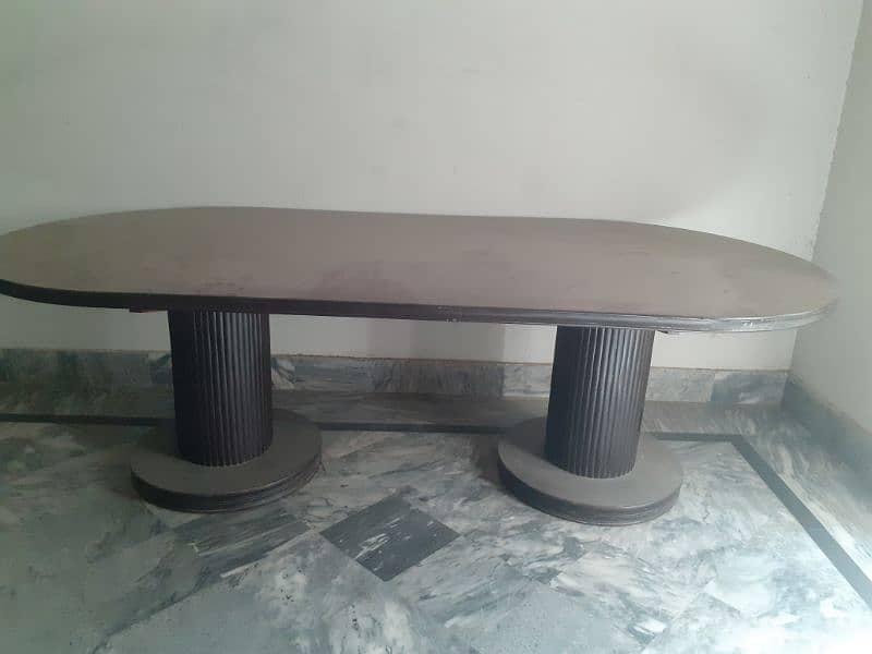 i am selling dining table its colour is brown 2