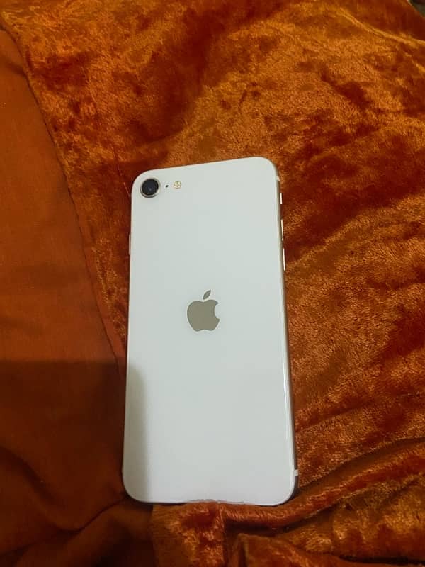 iPhone SE 2022 jv ma 64 gb 10 by 9 condition 2