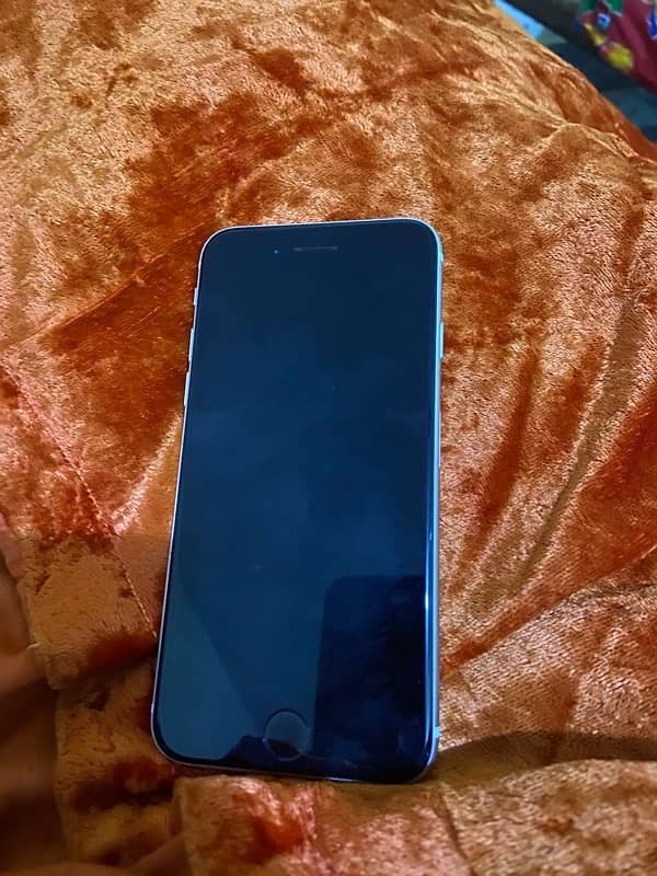 iPhone SE 2022 jv ma 64 gb 10 by 9 condition 3