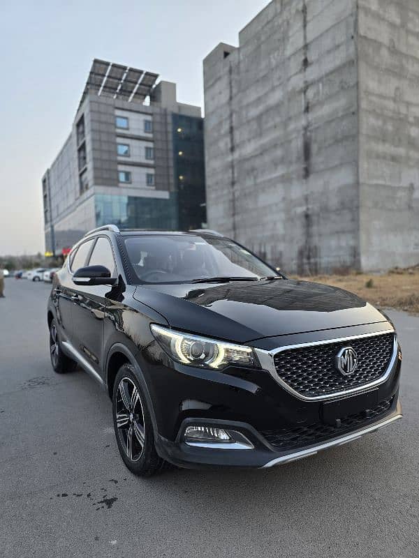 MG ZS 2021 in out class condition for sale in Islamabad 13