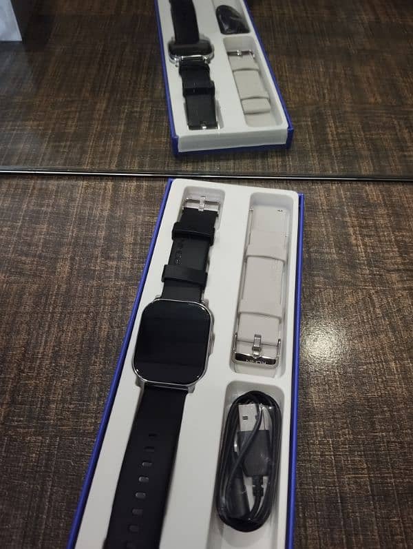 R-07 Smart Watch With Gray and Black straps 1